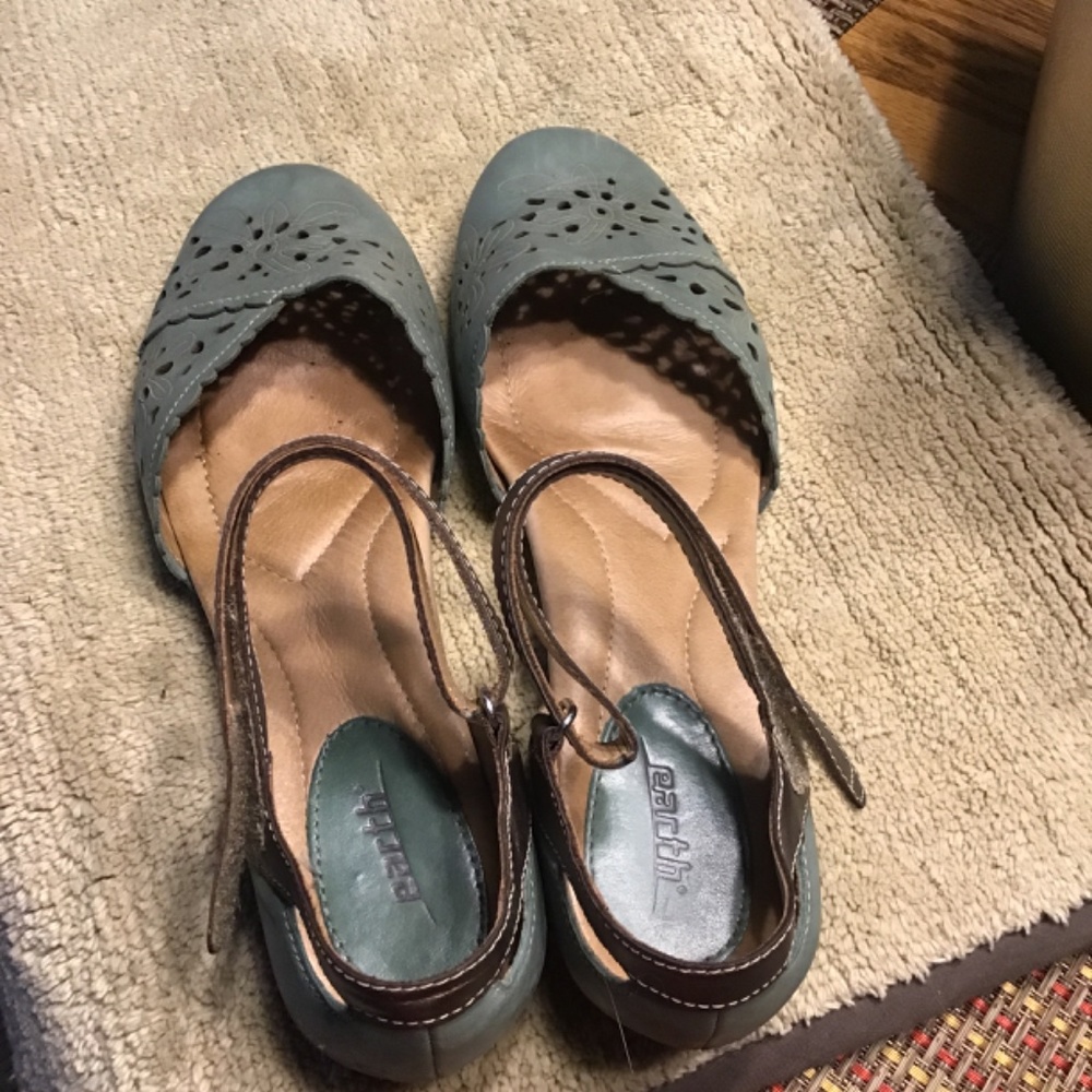 Super Cute Flats - Picture 4 of 6